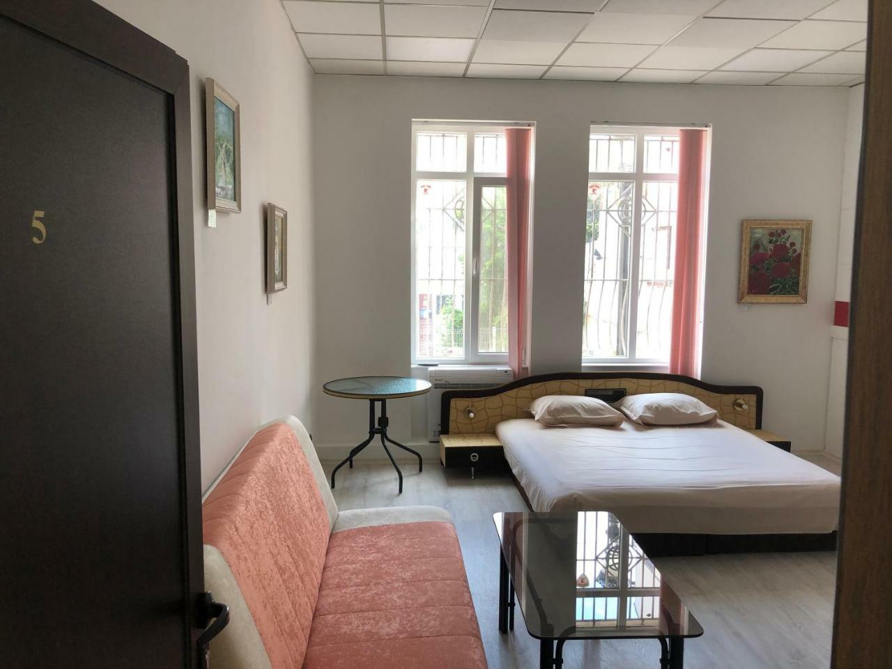 Guest Rooms Opera Plovdiv Eksteriør billede