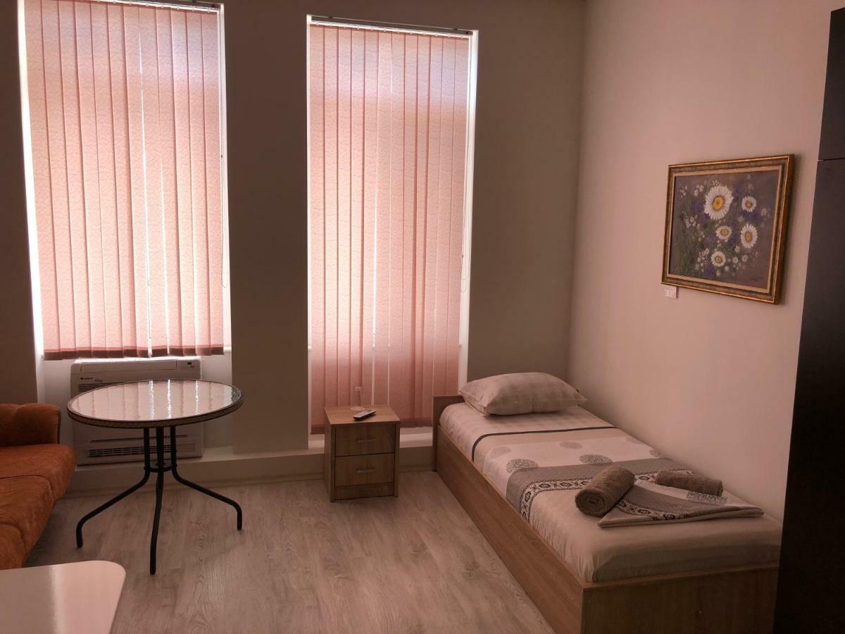 Guest Rooms Opera Plovdiv Eksteriør billede