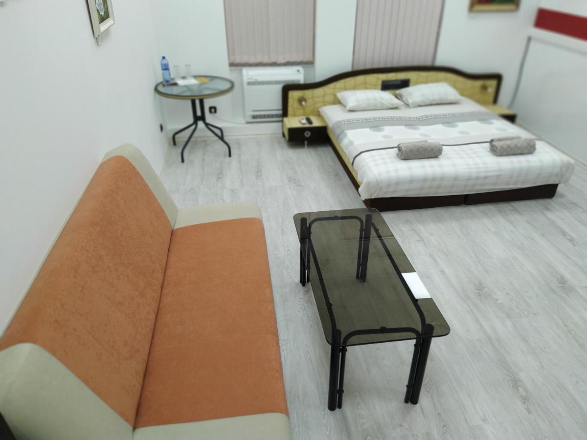 Guest Rooms Opera Plovdiv Eksteriør billede