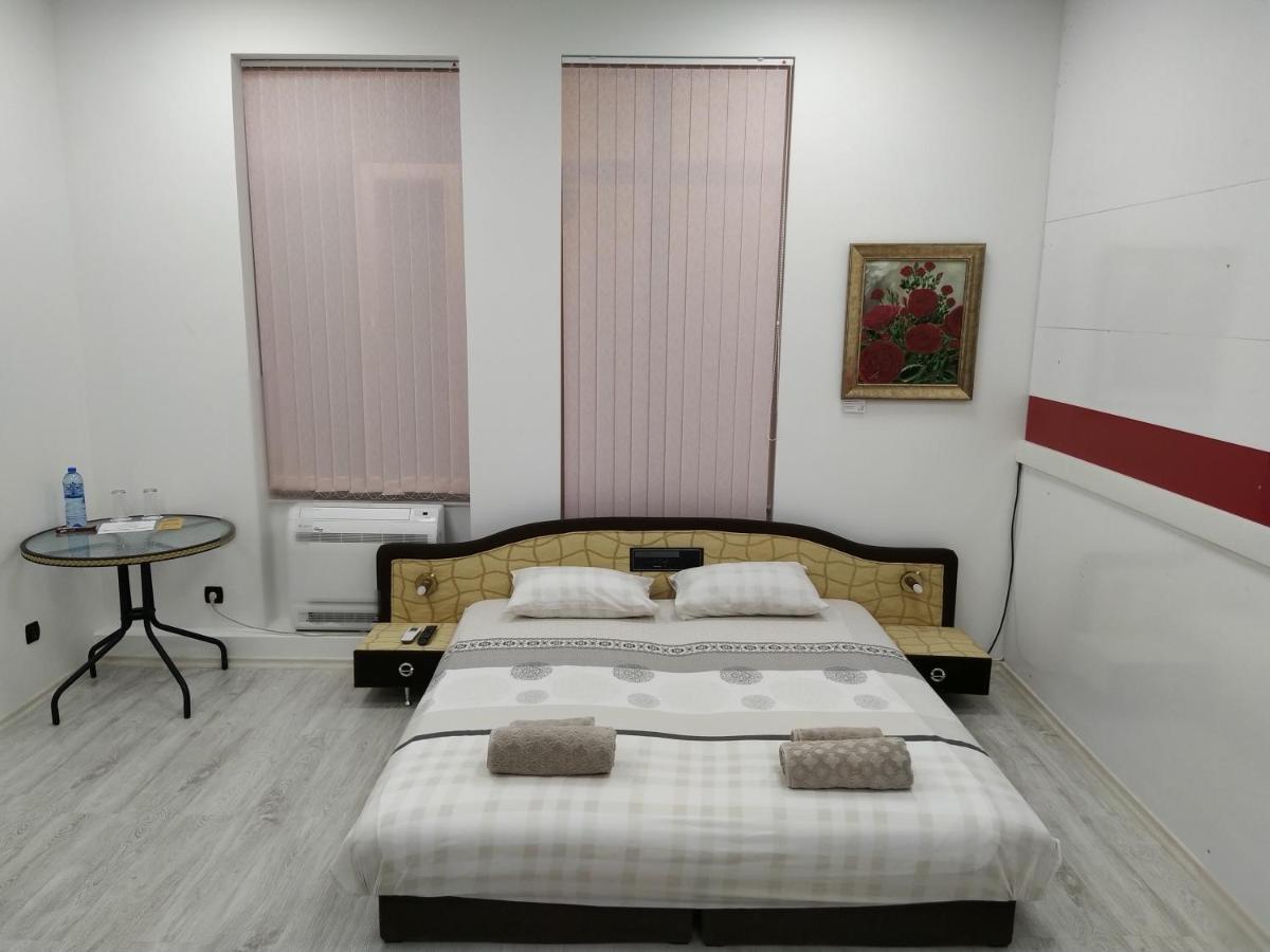 Guest Rooms Opera Plovdiv Eksteriør billede